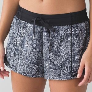 🍋Lululemon Hotty Hot II 2.5” 2 Paisley